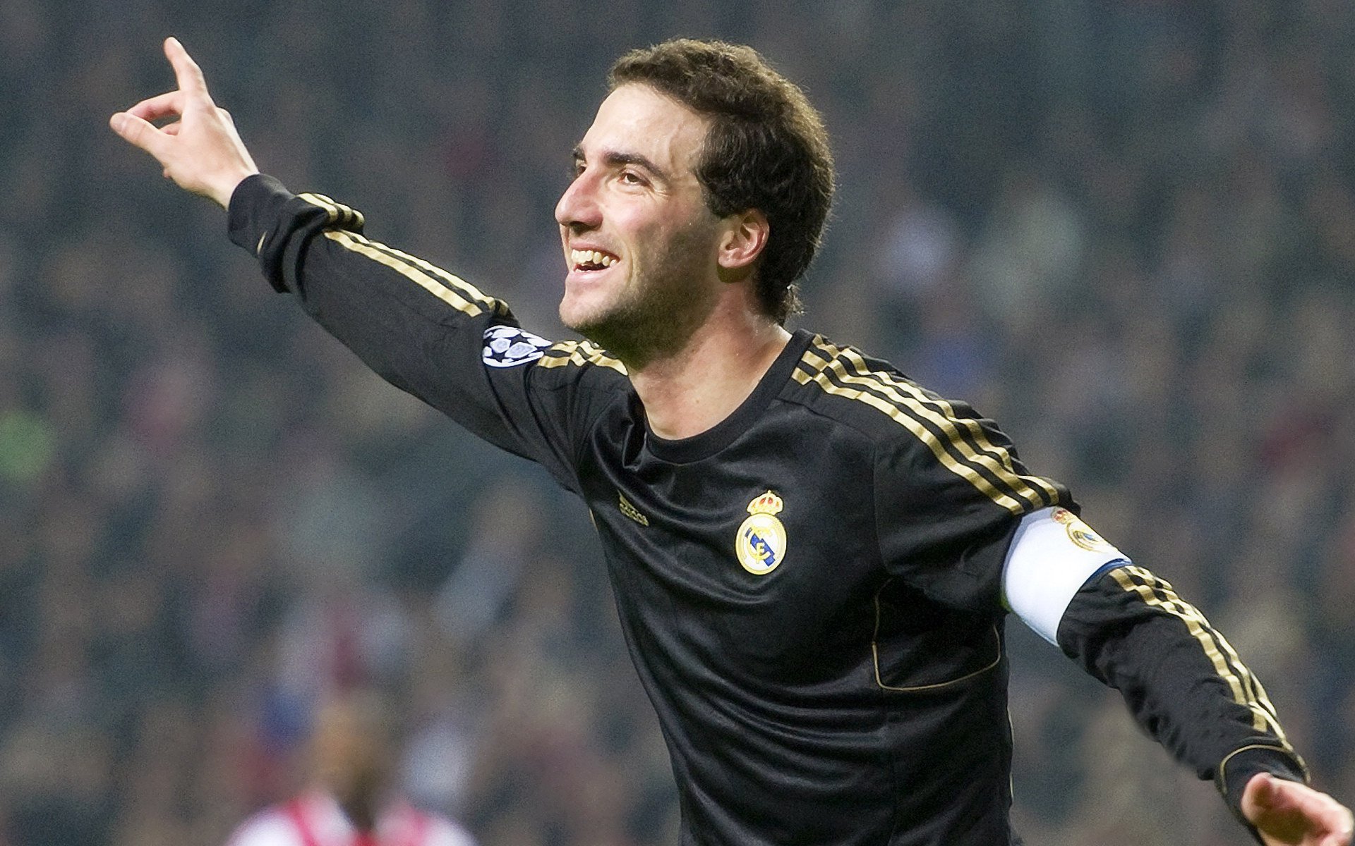 意大利马术协会与大学合作，开展马术运动营养研究，优化饮食方案。